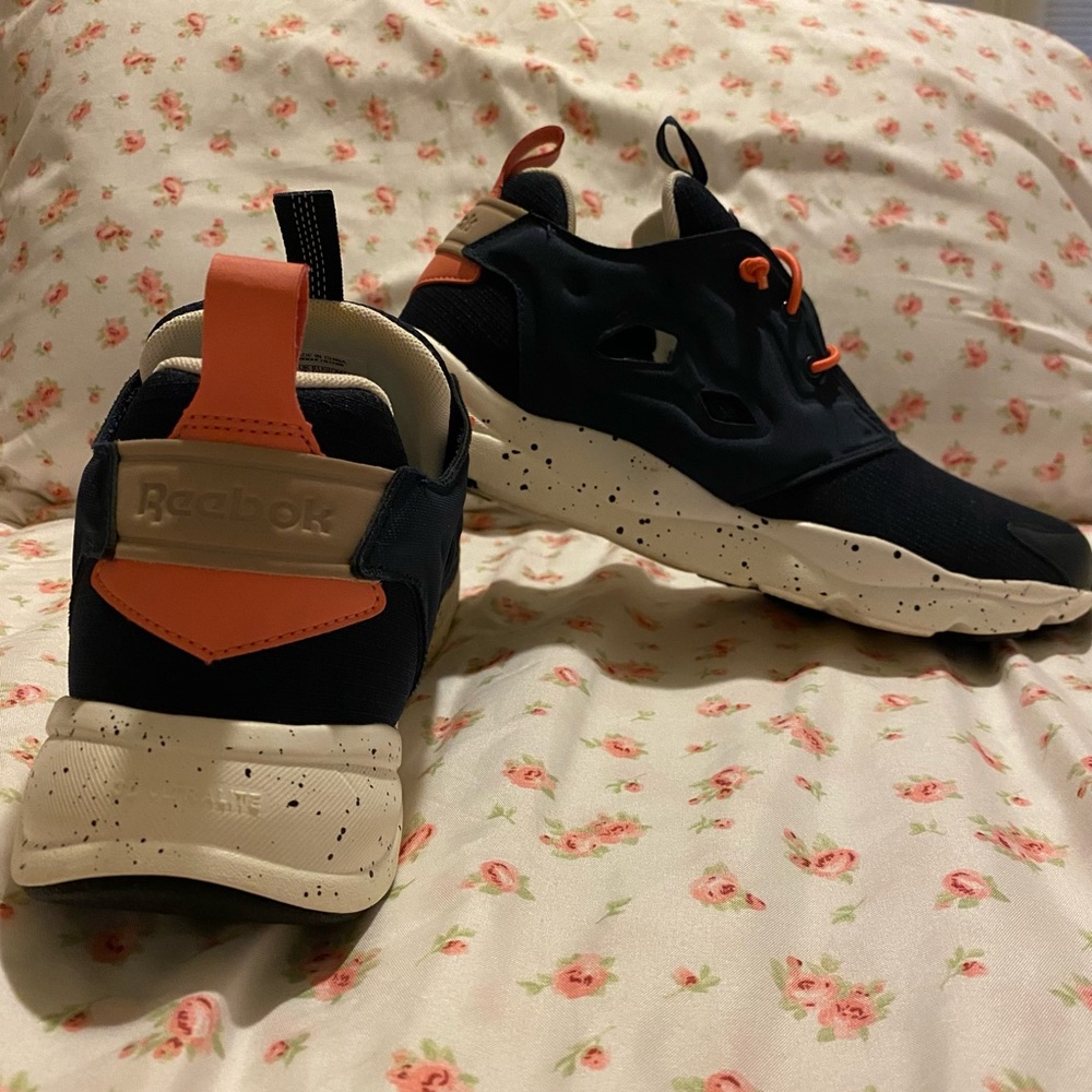 Women’s Reebok Navy Pink Running Shoes